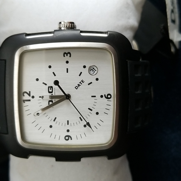 Dolce and Gabbana men watch. New and excellent condition. Comes in a box. - Picture 2 of 4